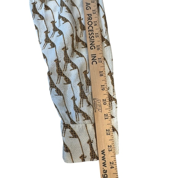 Chico’s Size 2 (L/XL) Giraffe Print Button Down Animal Print Safari Shirt F422 - Picture 6 of 8